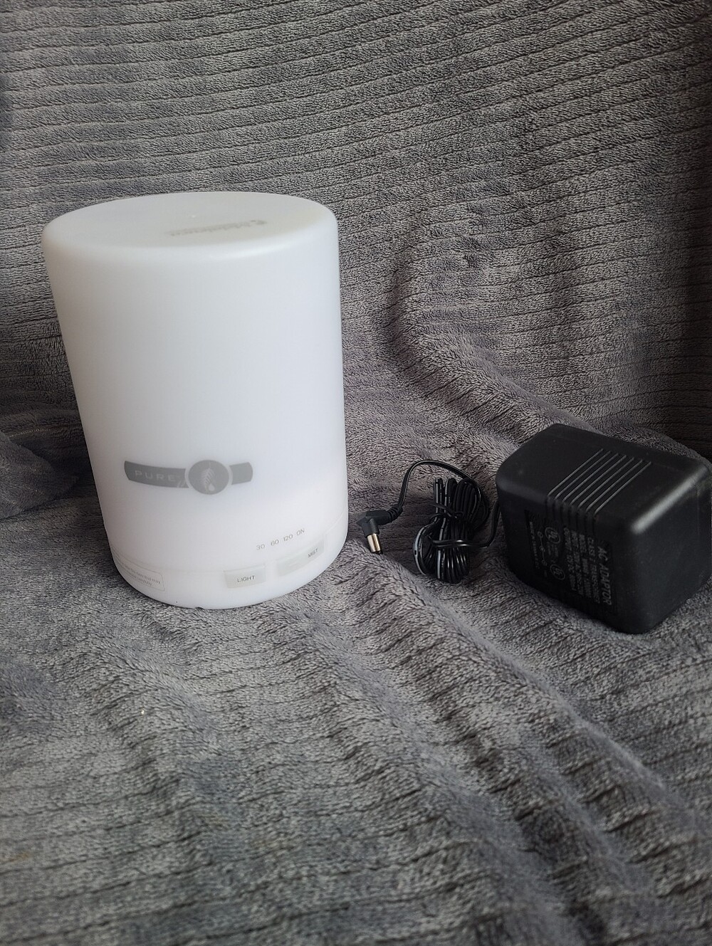 Melaleuca white ultrasonic aromatherapy diffuser w/power cord